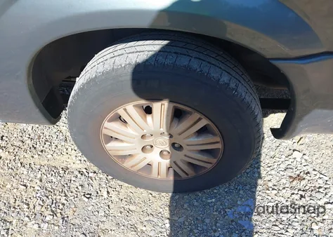 2005 Chrysler Town & Country Lx from USA, damaged, VIN 2C4GP44R05R355192